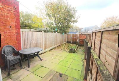 Private double rooms close to City centre, Coventry, with free WiFi and Car Parking