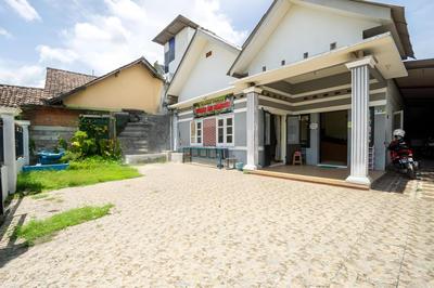 Wisma Air Mancur Malang Syariah Mitra RedDoorz