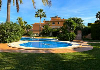 Traumhafte Familien-Ferienwohnung mit Dachterrasse & Pool