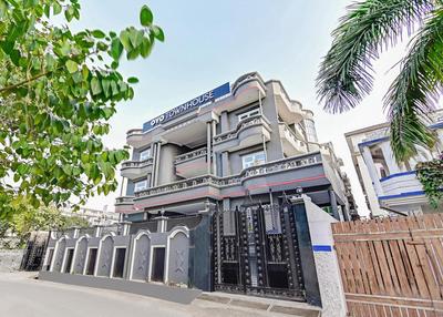 Super Townhouse Vijay Khand Gomti Nagar