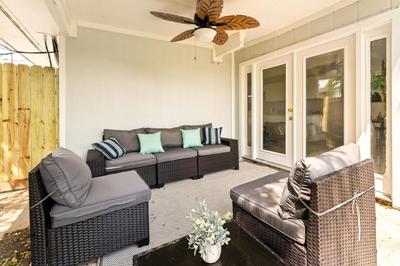 Newly Renovated 6BR 3BA Port Arthur Holiday Home with Hot Tub