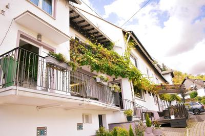 Hike Inn Hotels by Emmerich