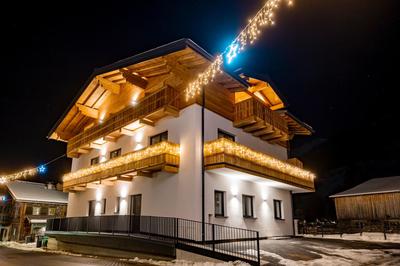 RIVERSIDE RAURIS APARTMENTS