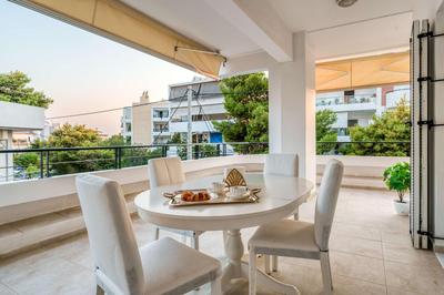 Luxurious Stylish 2 Bd Villa with Balcony in Voula