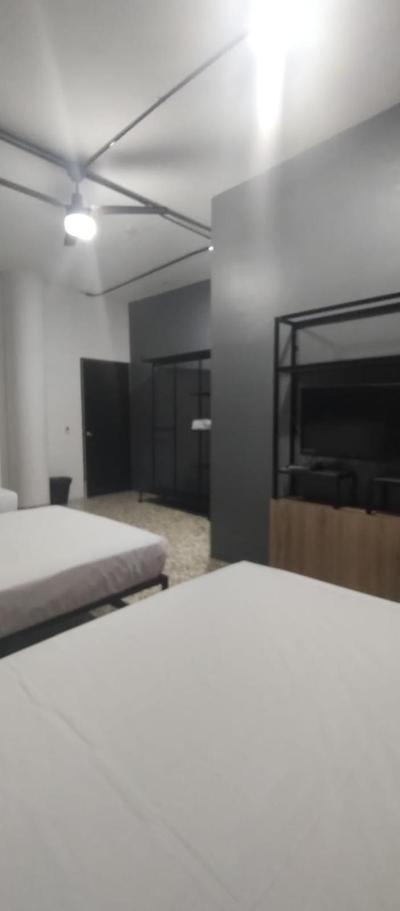 Unidades Privadas con AC-TV-WiFi y Estacionamiento en Centro de MTY