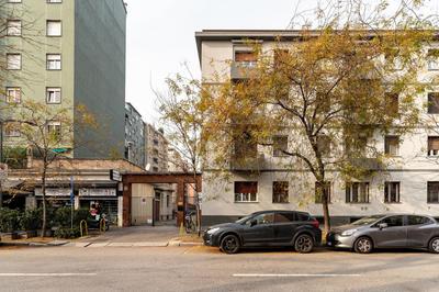 Citylife View and 10 Minutes by Walk Modern Apartment