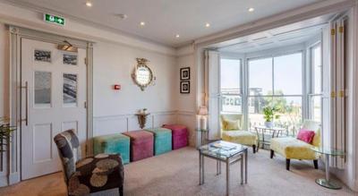 Crescent Victoria Hotel