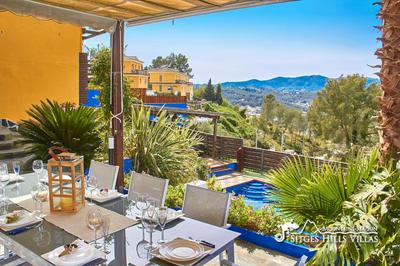 Villa Charma with private pool and Air conditioning close to sitges in peaceful location