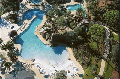 Beautiful Two Bedroom Condo with Access to Resort Amenities