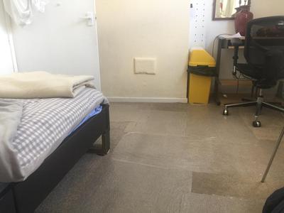 1st floor Large single room for one person in Rotherham plus kitchen