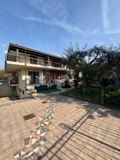Villa Carmela - Elegante villa immersa nel verde