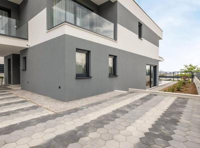 Moonlit Mirage Villa with Pool, Gym and Sauna