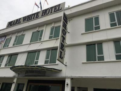 Pearl White Hotel