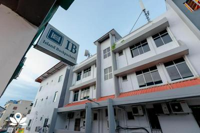 ZEN Rooms Island Backpackers