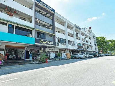 OYO 90585 D Pearl Hotel