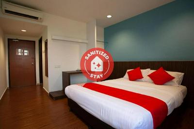 OYO 89487 SPACE HOTEL