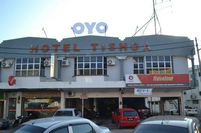 OYO 89737 Hotel Tishoa