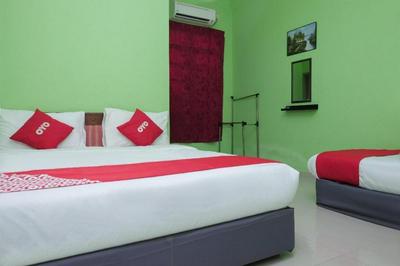 OYO 90018 River Village Hotel