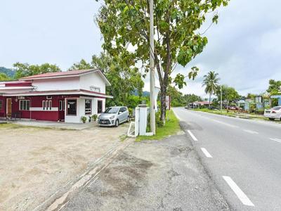 OYO 90660 Rayyans Roomstay