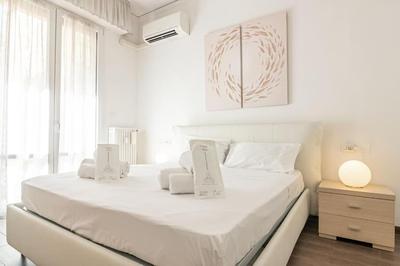 Riverside apartment in Florence