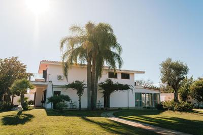 VILLA D'AQUINO 8&2, Emma Villas