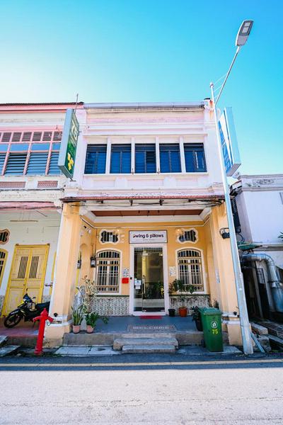 Swing & Pillows - 75 Chulia St, Georgetown Penang