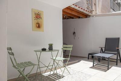 Debbie's cozy 2bdr - 2bth apt near Acropolis