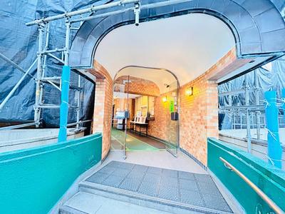 ying-Dōgenzaka, Shibuya City,307