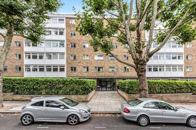 Lovely 3 Bedroom Apartment in Holland Park
