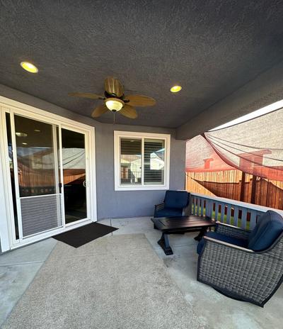 Amazing Lincoln Home with Pool and Hot Tub
