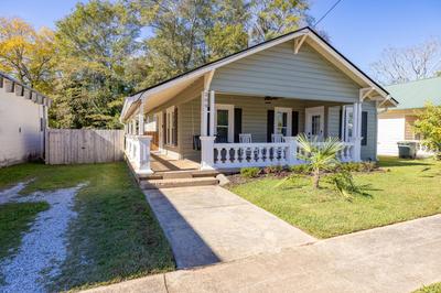 Cozy Downtown Seneca Bungalow