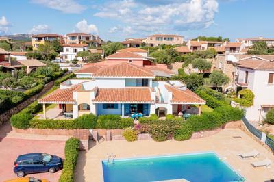 ISA-Residence with swimming-pool in Cala Girgolu, apartments with private outdoor area