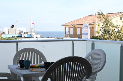 M033 - Marcelli, trilocale in centro fronte mare
