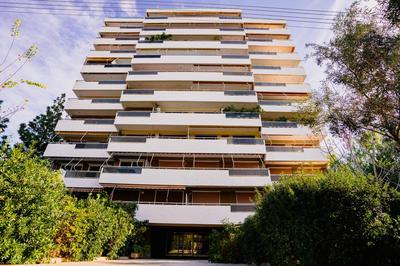 Glyfada central seaside apartment