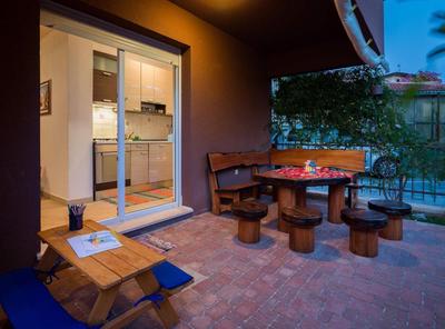 Elegant Hideaway Apartment with Pool
