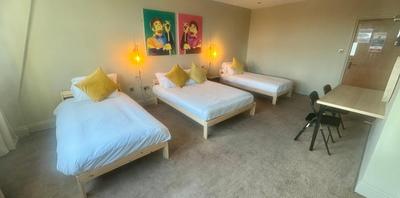 Wasters Arts Bar & Hotel, Contractor's Welcome