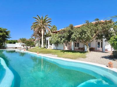 Spacious, well Appointed, in a Wonderful raised Location and Stunning sea Views