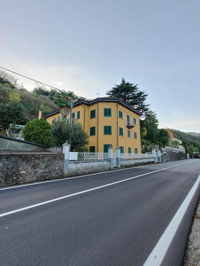 Fuga al Lago - Casa Moderna con Wi-Fi e Parcheggio ad Arona