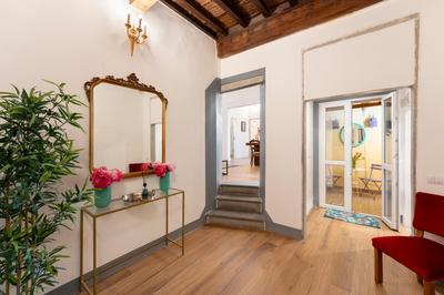Refined & Spacious Apartment Santa Croce