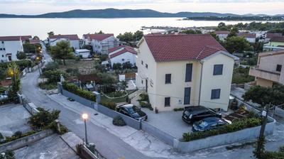 MY DALMATIA - Apartment Cvita with shared pool