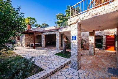 MY DALMATIA - Holiday home Korlat with private pool