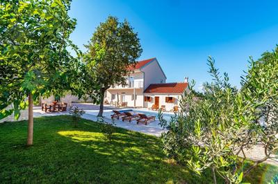 MY DALMATIA - Holiday home Zara with private swimming pool
