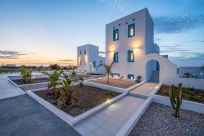 XENOS Villa 5 with a private pool near the sea