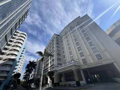 Siayan Condotel at 150 Newport Blvd