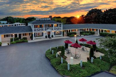 Port Inn and Suites Portsmouth, an Ascend Collection Hotel