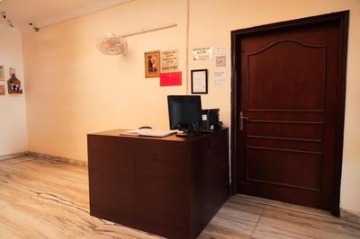 Hotel Green Villa - Near Anand Vihar Station