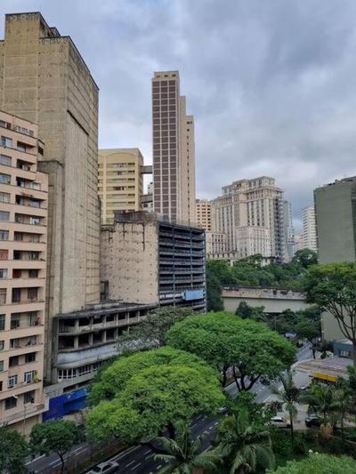 Elegante Studio - Garagem - Ao lado metrô