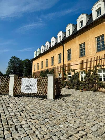 Zámek Hošťálkovy