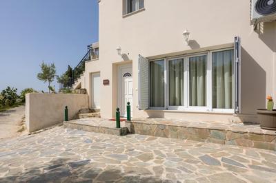 Tumeremos Holiday Apartment for 8 people, private Bbq area