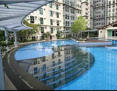 2BR in Makati CBD with Free use of pool for kids!
